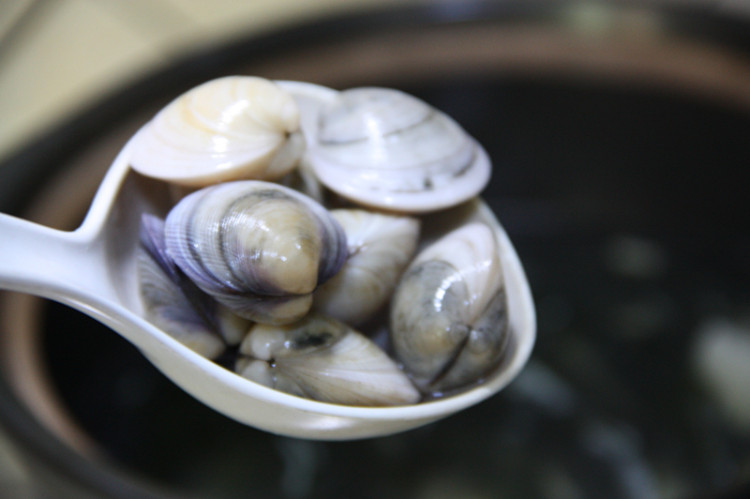 蛤蜊海带豆腐汤步骤9
