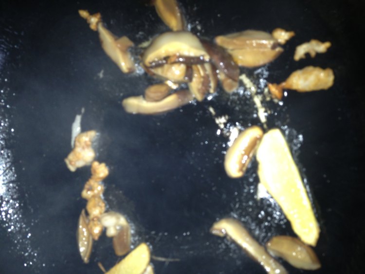 香菇瘦肉海带汤步骤6