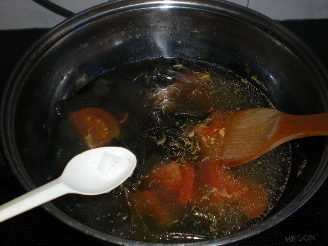 西红柿海带汤步骤6