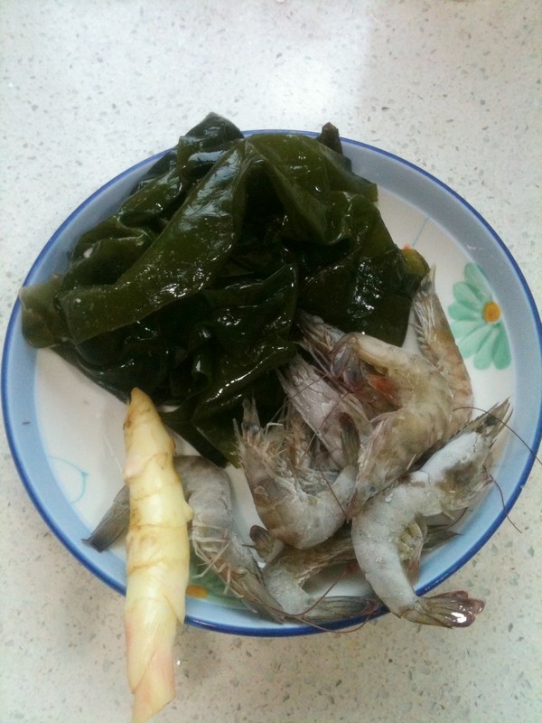 虾仁海带汤步骤1