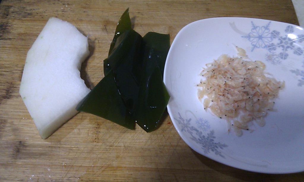 冬瓜海带小虾米步骤1