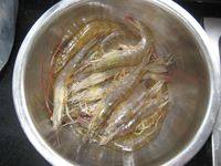 白菜海带炖大虾步骤1