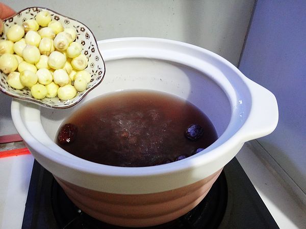 莲子红枣南瓜汤步骤5