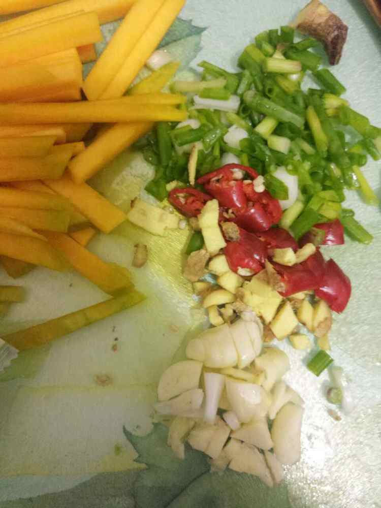 南瓜捞面步骤1