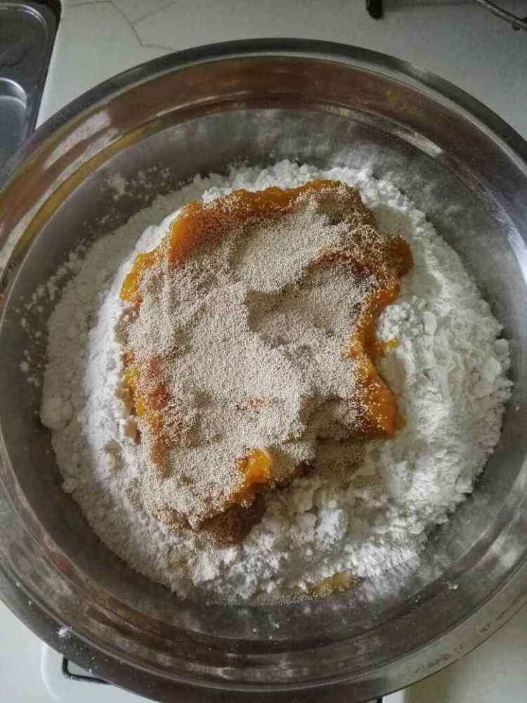 南瓜花卷馒头步骤3