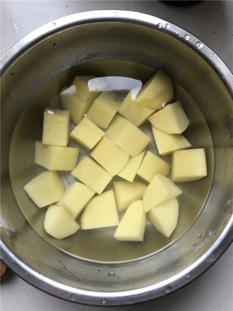 牛蹄筋炖土豆步骤5