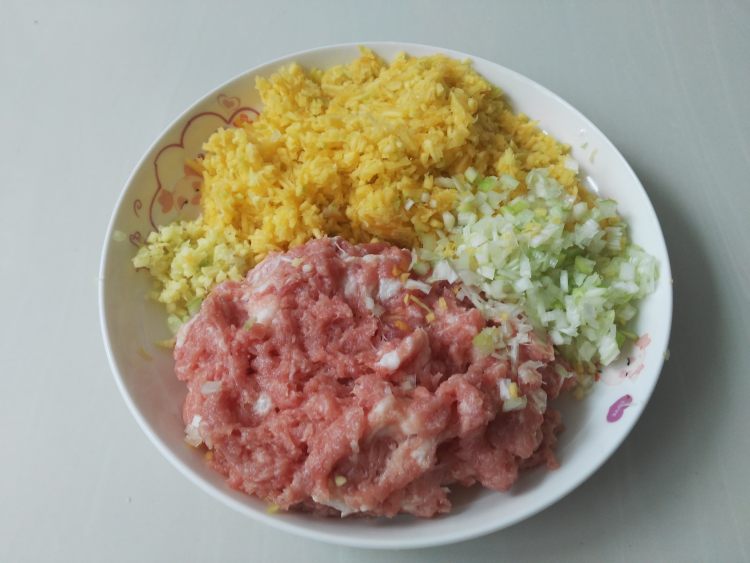猪肉南瓜水饺步骤1