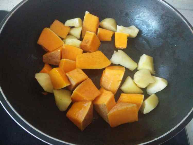 土豆南瓜粥步骤3