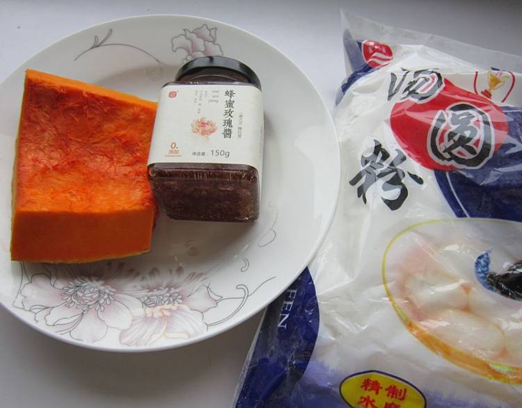 南瓜玫瑰馅汤圆步骤1