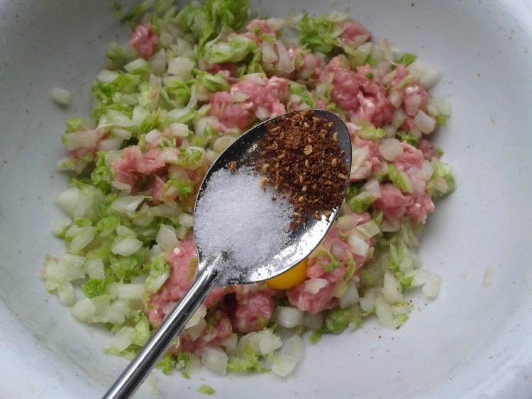 南瓜猪肉白菜饺子步骤4