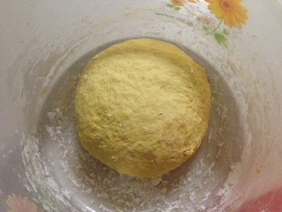 松软又好吃的南瓜馒头步骤5