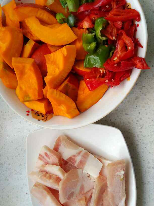 南瓜炖土豆步骤1