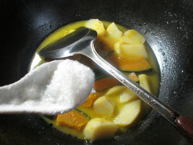 土豆煮南瓜步骤6