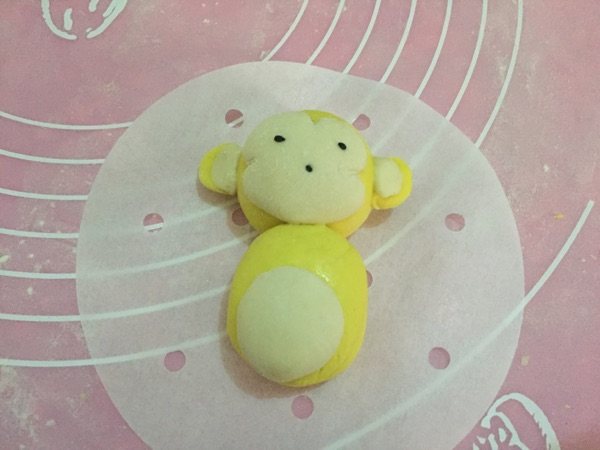 南瓜小猴子馒头步骤5