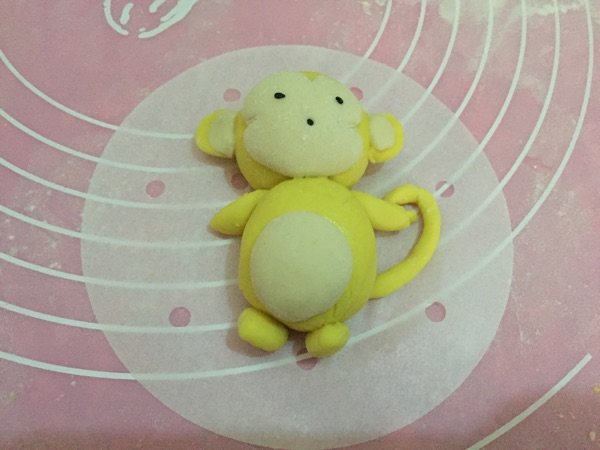 南瓜小猴子馒头步骤6
