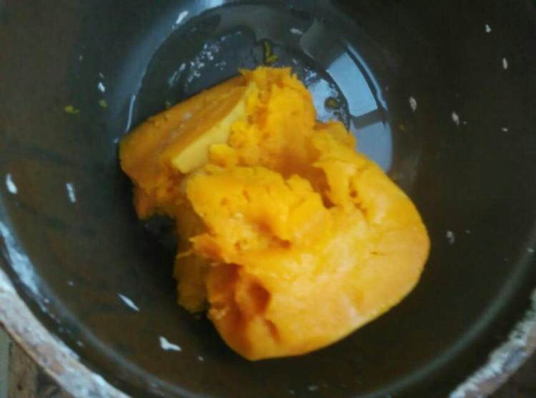 南瓜面小圆饼步骤1