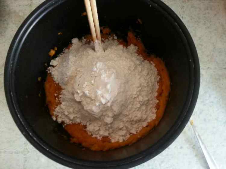 南瓜麻花步骤3