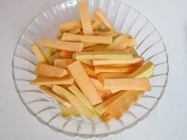 蒜蓉豆鼓炒南瓜步骤1