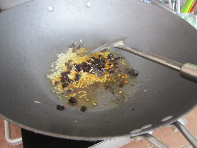 蒜蓉豆鼓炒南瓜步骤3