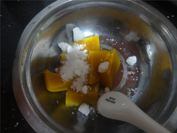 【儿童美食】南瓜馒头步骤1