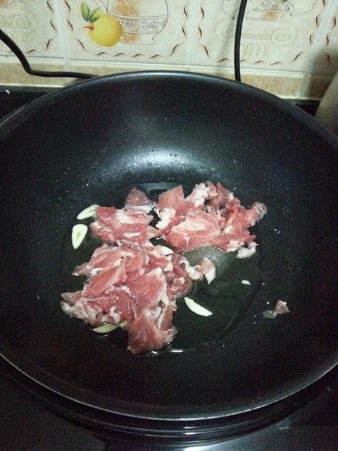 南瓜片炒肉步骤3