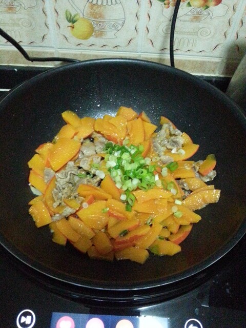 南瓜片炒肉步骤6