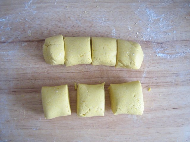 红豆沙南瓜饼步骤5