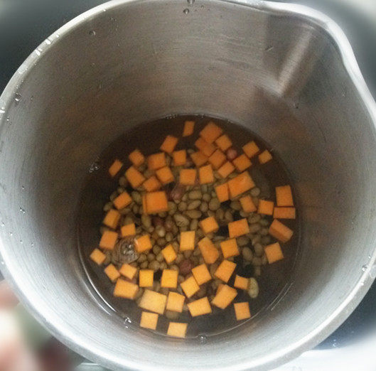 炼乳南瓜杂粮豆浆步骤6