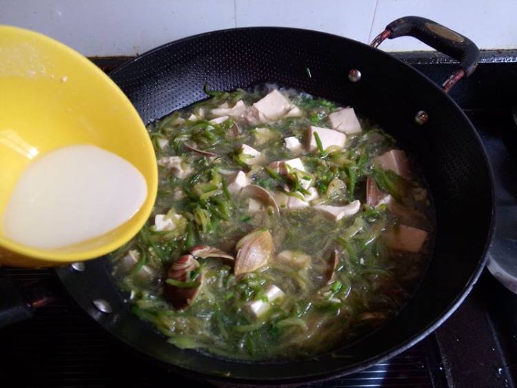 蛤蜊豆腐煮茄丝步骤11