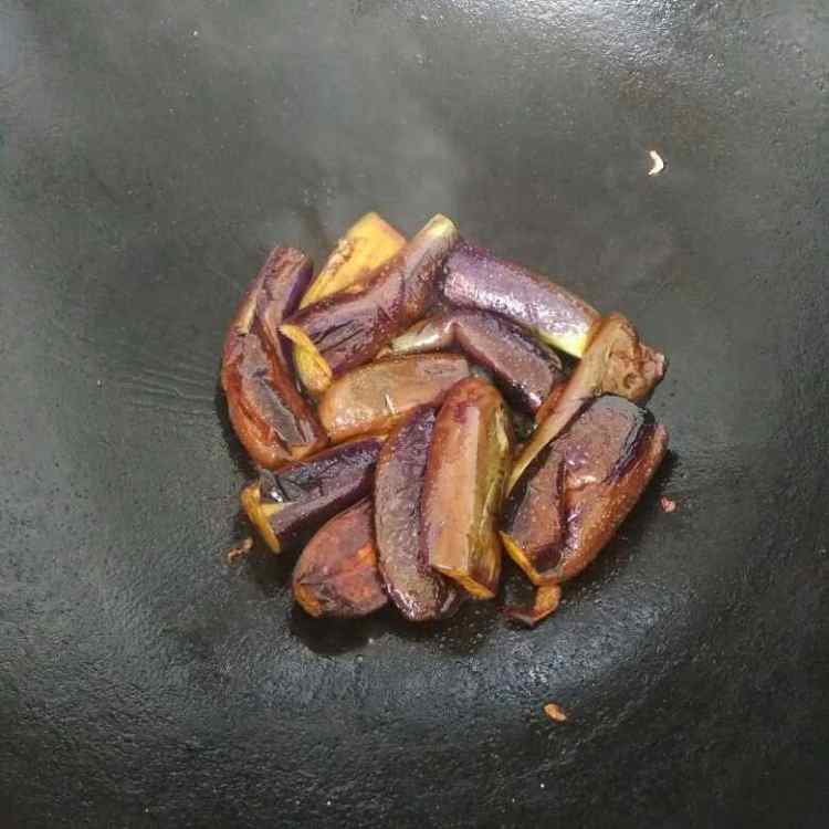 酥子叶味酱茄子步骤8