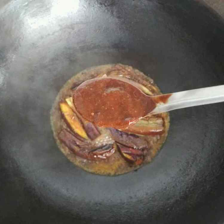 酥子叶味酱茄子步骤10