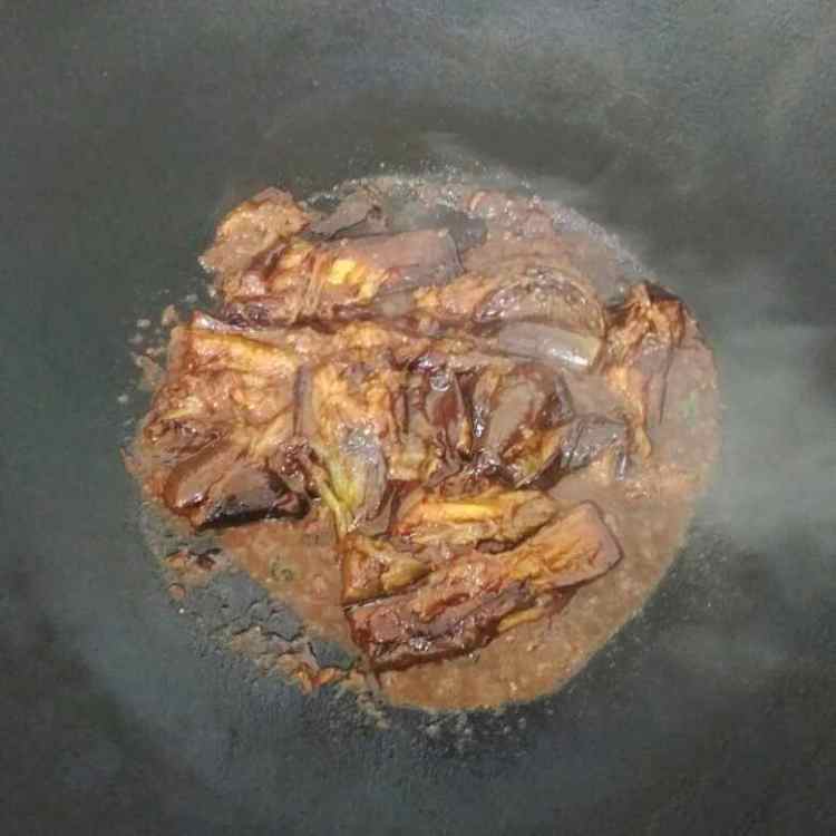 酥子叶味酱茄子步骤12
