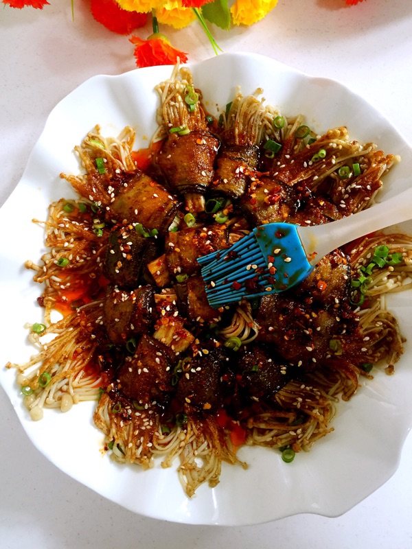 香辣茄子金针菇卷步骤19