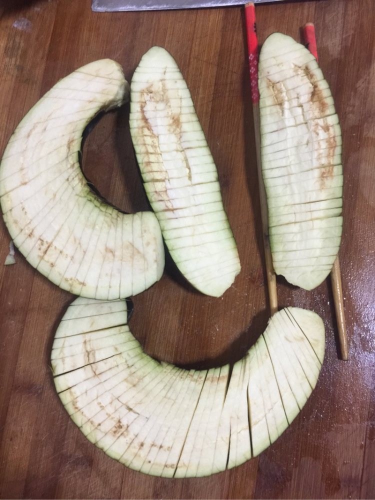 孜然肉末烤茄子步骤1