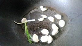 蒜子烧茄盒步骤9