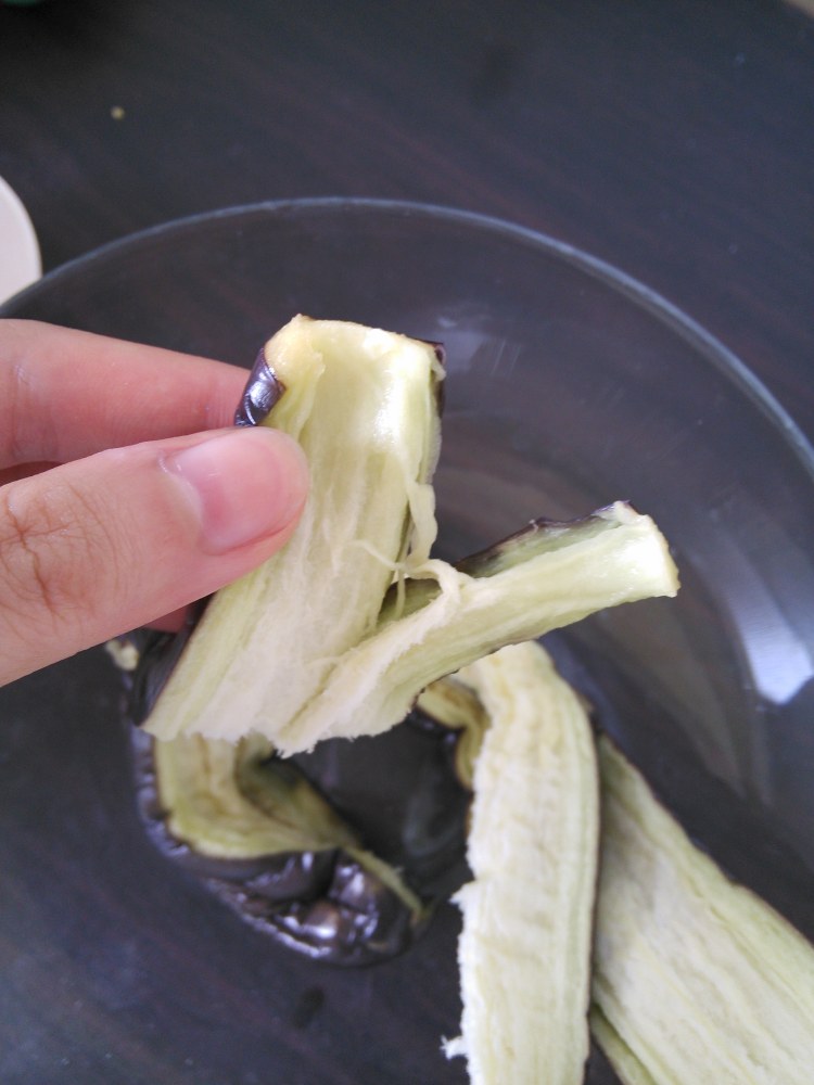 蒸拌手撕茄子步骤3