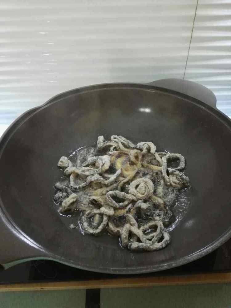 香辣脆鳝拼茄子步骤11