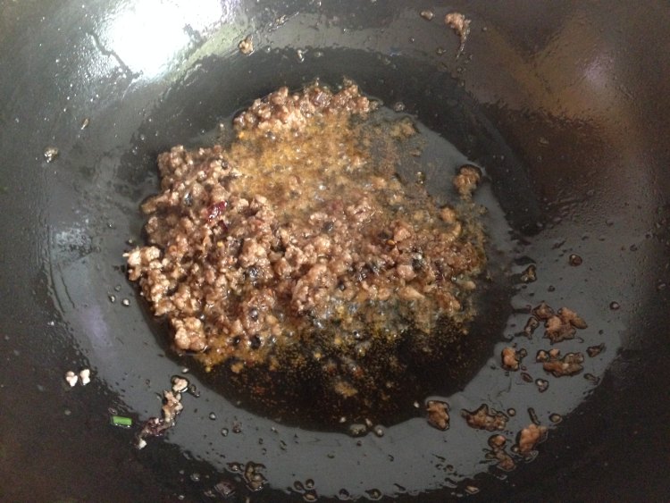 肉末茄子炸酱步骤6