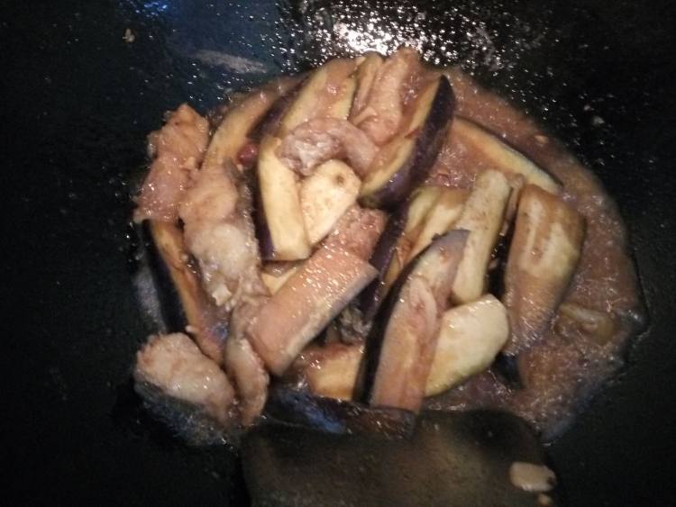 茄子烧鱼块步骤8