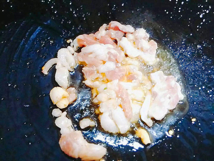 榨菜肉丝煎茄子步骤4