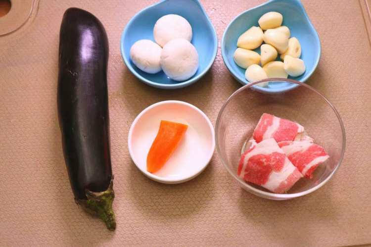 时蔬蒸蒜步骤1