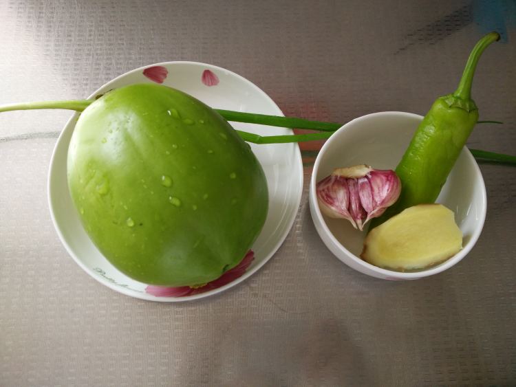 凉拌蒜泥茄子步骤1