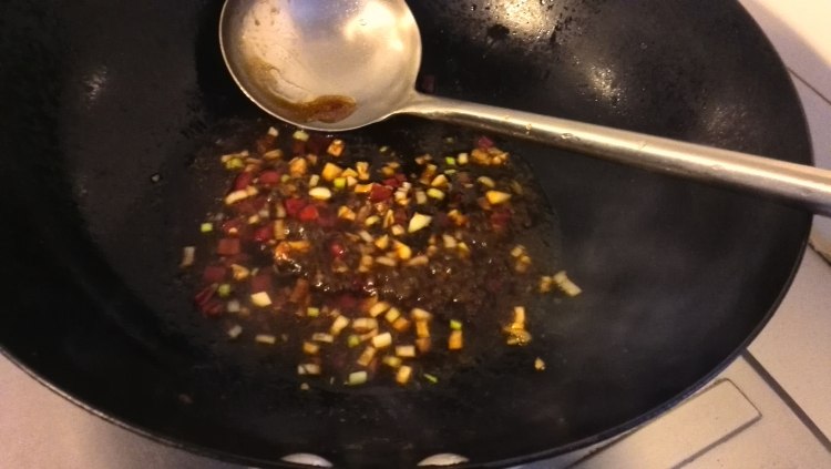 剁椒脆皮茄条步骤12