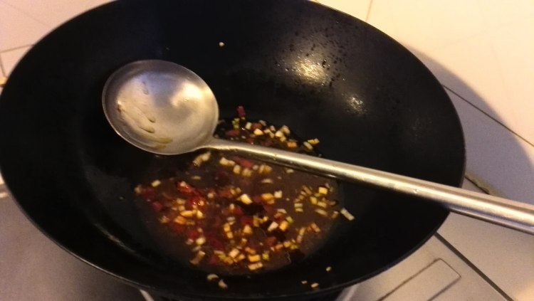 剁椒脆皮茄条步骤11