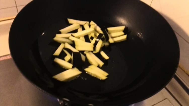 茄子炒饭步骤5