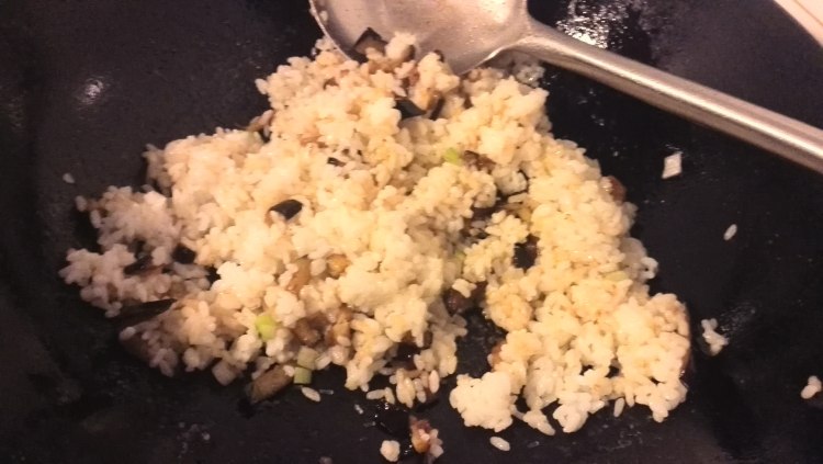 茄子炒饭步骤11