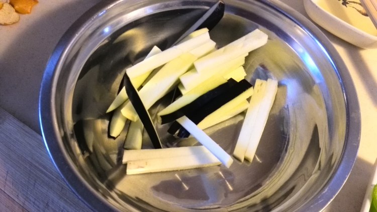 家常炒茄条步骤4