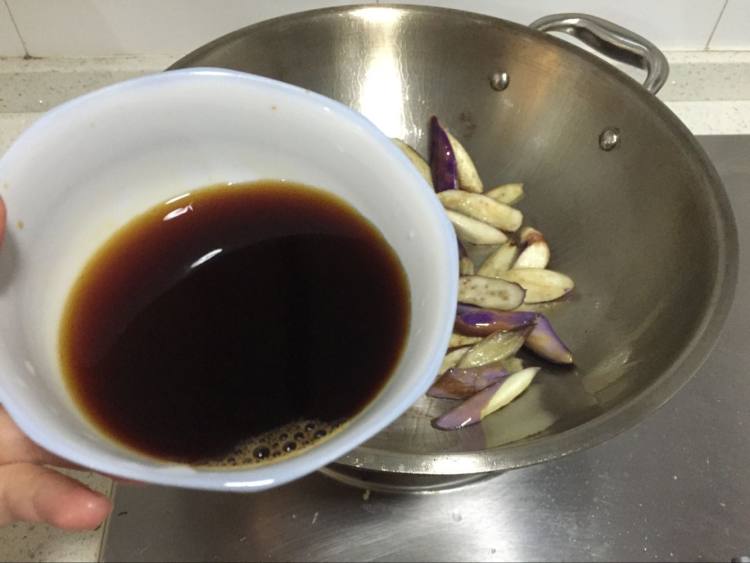 茄子三蔬小炒步骤4