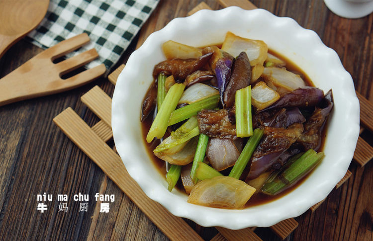 茄子三蔬小炒步骤7