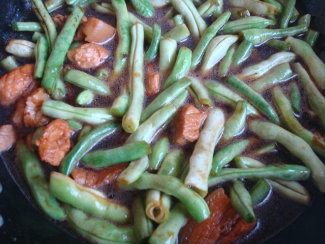 猪肉炖土豆豆角茄子步骤8